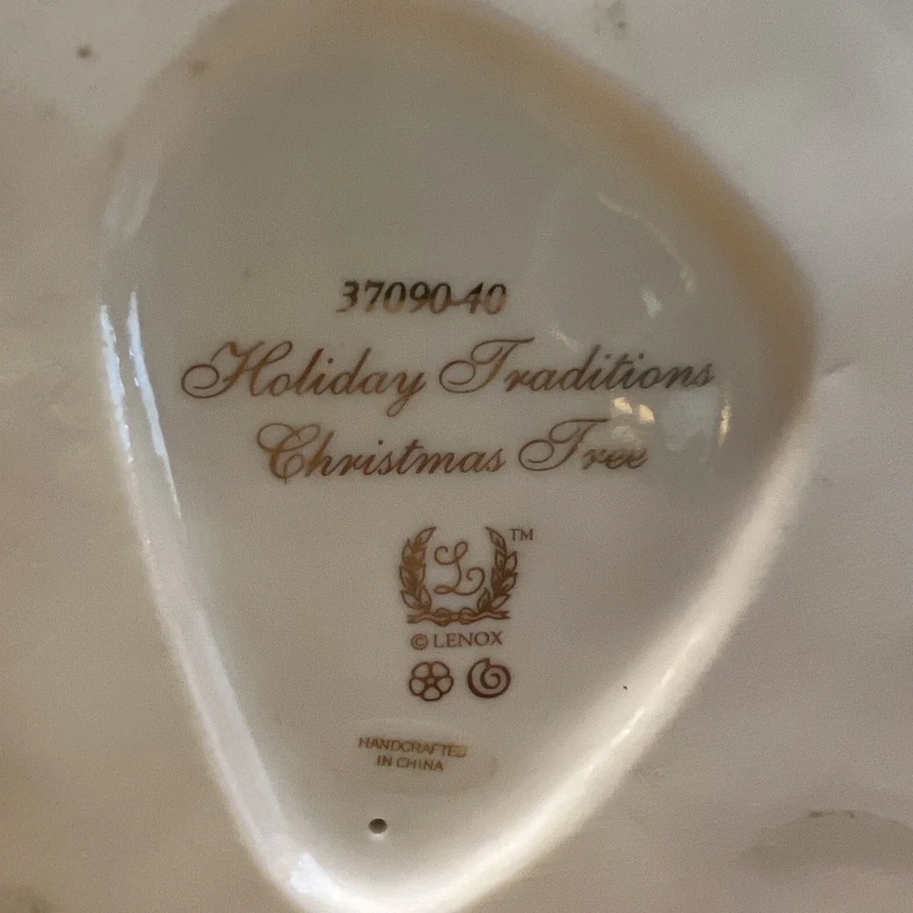Lenox Holiday Traditions Tabletop Christmas Tree 24k Gold Trim